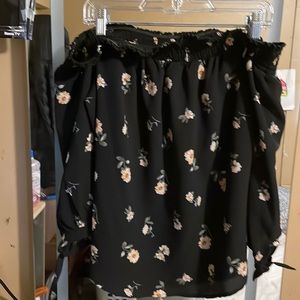Off the shoulder blouse brand new Xl